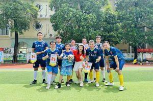 “足”够精彩！乐鱼网页版集团“足”梦大龙街首届五人制男子公益足球赛